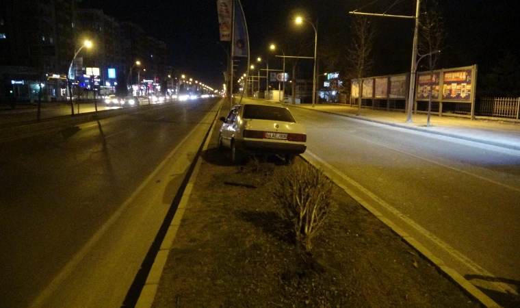 Malatya’da kontrolden çıkan Tofaş refüje çıktı: 1 yaralı