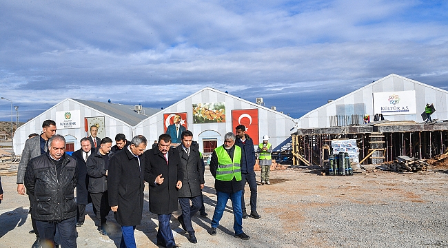 Mişmiş Park Fuar alanında inşaatı devam eden Yeni Kongre ve Fuar Merkezini ziyaret eden Başkan Gürkan;