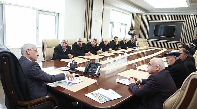 BAŞKAN GÜDER DEPREMDEN ZARAR GÖREN MAHALLELERİN MUHTARLARINI DİNLEDİ