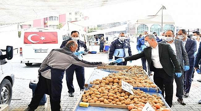 Başkan Çınar,Maske Ve Eldiven Dağıttı