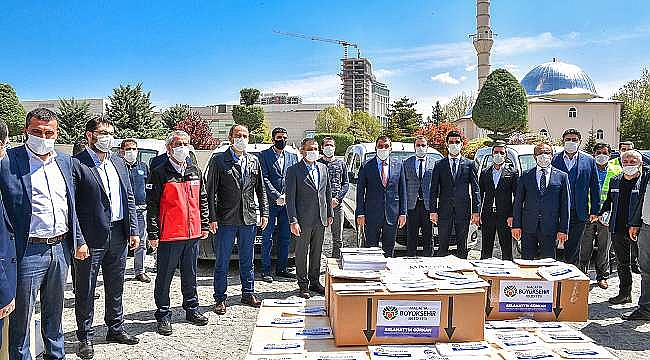 Büyükşehir 1 Milyon 500 Bin Maske Dağıtıyor