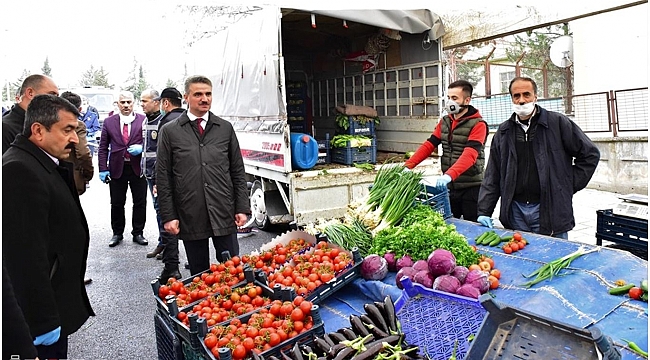 Malatya Valisi Baruş, pazar esnafını ziyaret ederek incelemelerde bulundu 