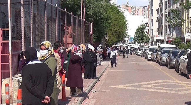 Adıyamanlı vatandaşlar PTT'nin diğer şubelerinde de hizmet verilmesini istiyor 