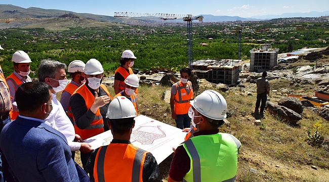 Vali Baruş, Gelincik Tepesi 2. Etap Çalışmalarını İnceledi