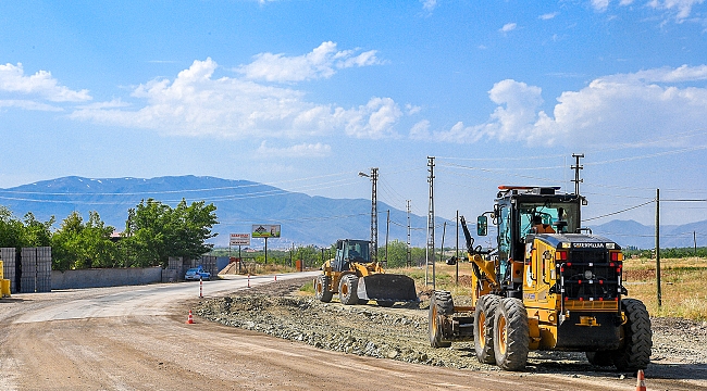 Dilek Caddesi Genişletilip Asfaltlanıyor