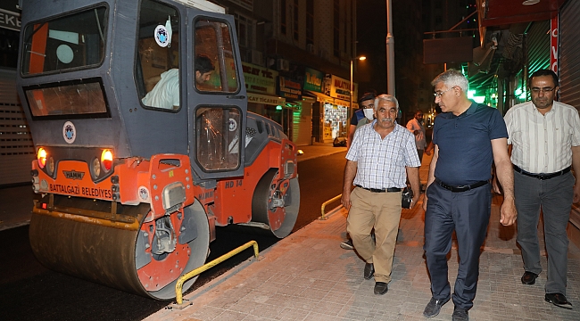 ASFALT ÇALIŞMASI İLE TENZİLE SOKAK PIRIL PIRIL