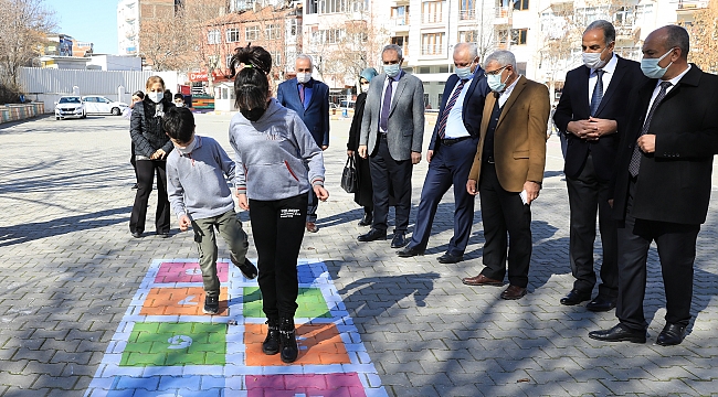 BATTALGAZİ BELEDİYESİ’NDEN ÖĞRENCİLERE ÖZEL OYUN ALANLARI