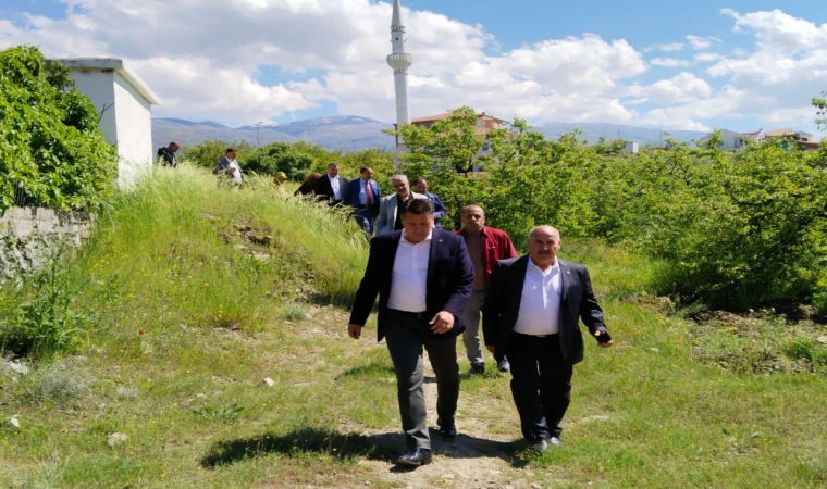 İYİ Partili Göçmez “Kayısı Her Alanda Değerlendirilmeli”