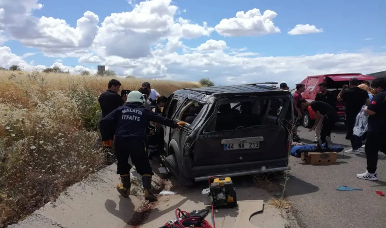 Malatya'da araç takla attı: 2 yaralı