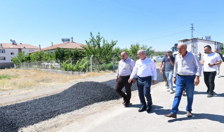 YEŞİLYURT BELEDİYESİ EKİPLERİ, 16 AYRI BÖLGEDE YOL YENİLEME VE DÜZENLEME ÇALIŞMASI YAPIYOR