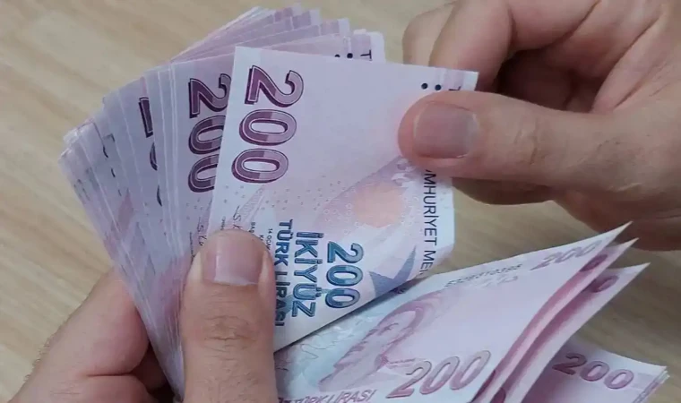 Çalışan emeklilere 5 bin lira ödenmesini içeren teklif komisyondan geçti