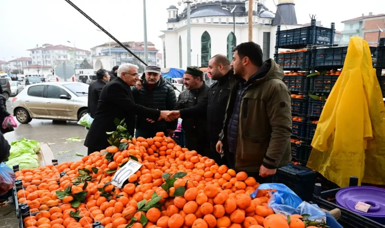 Güder, pazar esnafını ziyaret etti