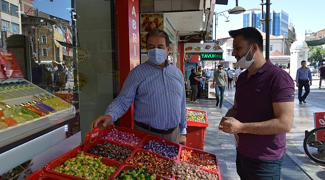 Keskin, vatandaşı esnafa alışverişe, esnafı da aşı olmaya davet etti