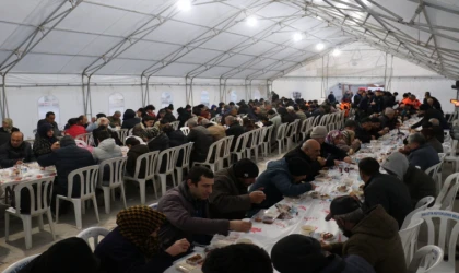 Malatya’da vatandaşlar iftar çadırında bir araya geldi